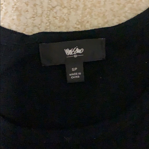 Simple black dress - Picture 2 of 4